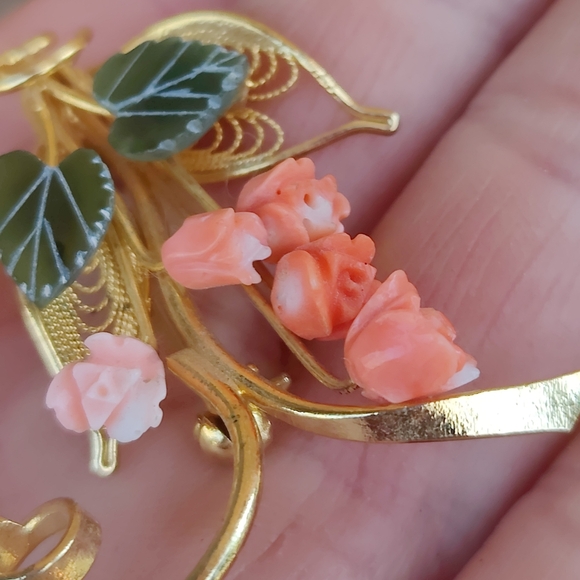 Vintage Coral And Jade Rose Brooch - Picture 2 of 8